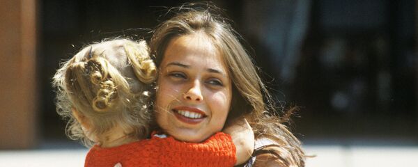 Мајка са дететом Мајка са дететом - Sputnik Србија