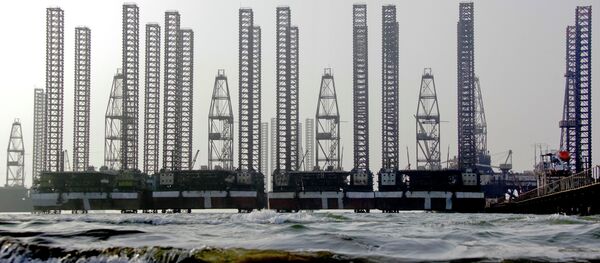 Нафтна платформа у Каспијском мору - Sputnik Србија