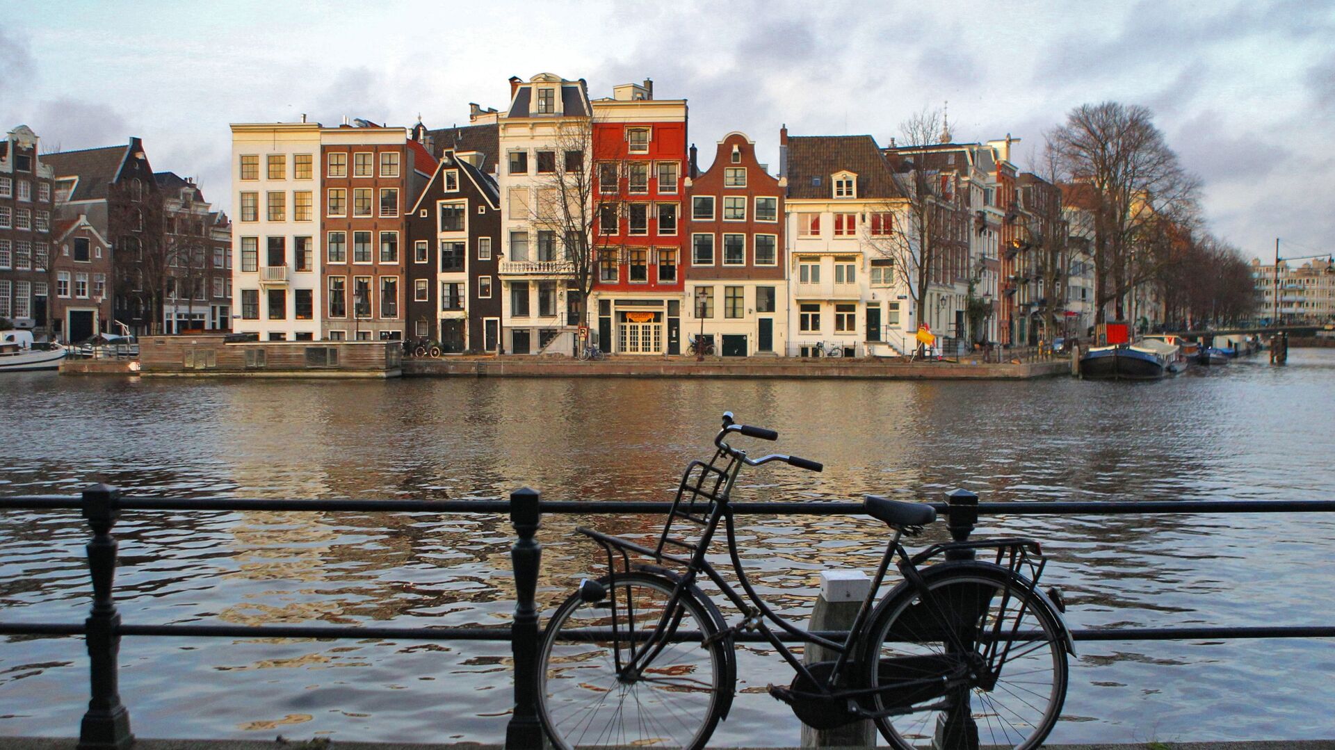 Амстердам запрещает марихуану в знаменитом Красные фонари Четвертого округа