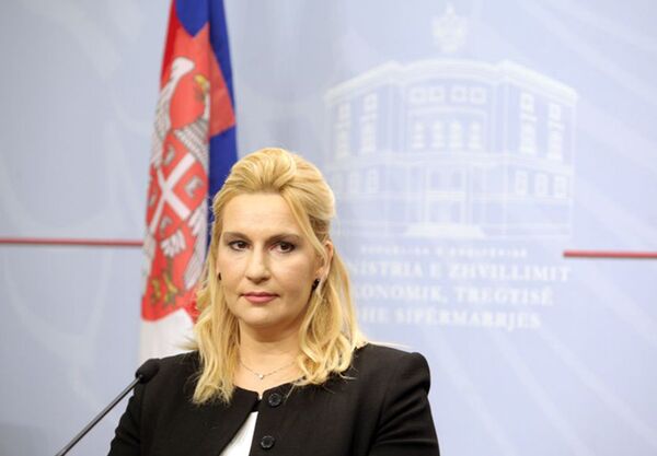 Зорана Михајловић изјавила је да нико није одустао од концесије за изградњу дела ауто-пута на Коридору 11 и да ће ускоро бити настављени преговори с кинеским компанијама. Зорана Михајловић изјавила је да нико није одустао од концесије за изградњу дела ауто-пута на Коридору 11 и да ће ускоро бити настављени преговори с кинеским компанијама. - Sputnik Србија