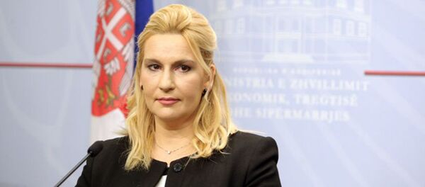 Zorana Mihajlović izjavila je da niko nije odustao od koncesije za izgradnju dela auto-puta na Koridoru 11 i da će uskoro biti nastavljeni pregovori s kineskim kompanijama. - Sputnik Srbija