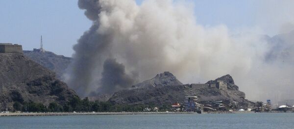 Јемен - дим расте из војног складишта - Sputnik Србија