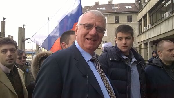 Војислав Шешељ испред Палате правде, 3. априла 2015 са суђења за рехабилитацију Драже Михајловића - Sputnik Србија