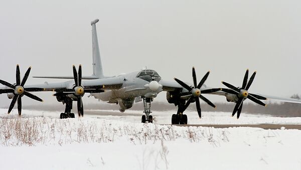 Противподморнички авион Ту-142 - Sputnik Србија