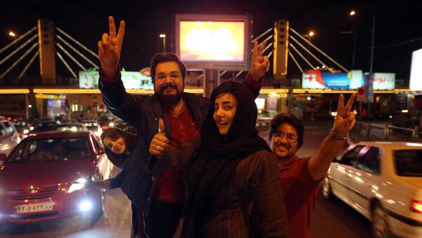 Teheran slavi prekid sankcija - Sputnik Srbija
