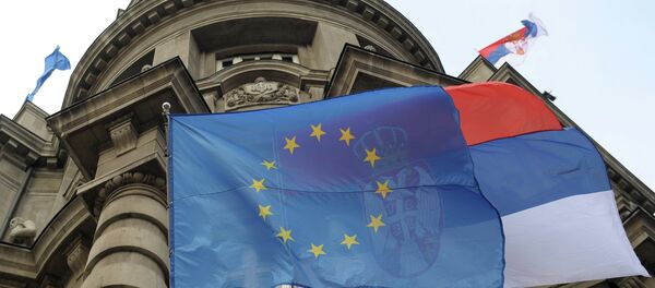 И грађани Србије на помен европских интеграција првенствено помисле на бољи живот И грађани Србије на помен европских интеграција првенствено помисле на бољи живот - Sputnik Србија