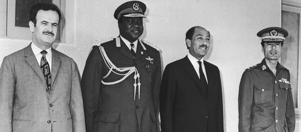 Хафез Асад, Сирија; Иди Амин, Уганда; Анвар Садат, Египет; Муамар Гадафи, Либија, (стоје с лева на десно) сликано 1972. године - Sputnik Србија