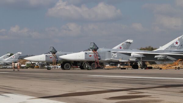 Ruski piloti u  vazduhoplovnoj bazi u Siriji - Sputnik Srbija