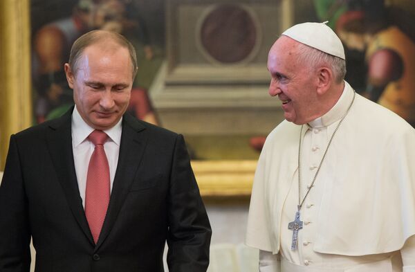 Predsednik Rusije Vladimir Putin i poglavar Rimokatoličke crkve papa Franja - Sputnik Srbija