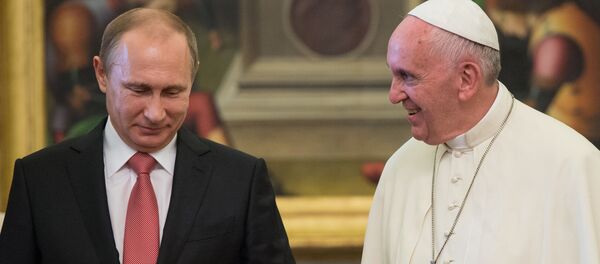 Predsednik Rusije Vladimir Putin i rimski papa Franja u Vatikanu - Sputnik Srbija