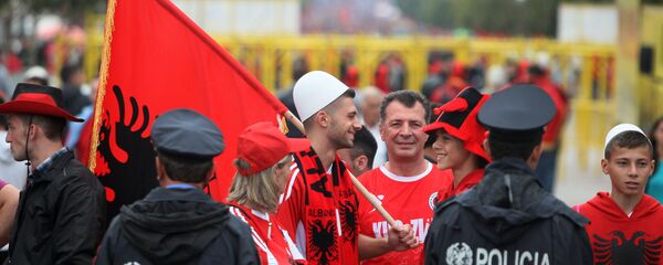 Pripremanje Albanaca za utakmicu sa Srbijom Pripremanje Albanaca za utakmicu sa Srbijom - Sputnik Srbija