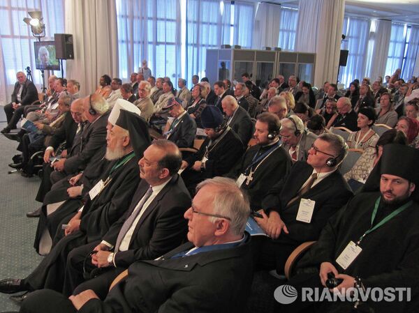 Учесници форума „Дијалог цивилизација“ на Родосу Учесници форума „Дијалог цивилизација“ на Родосу - Sputnik Србија