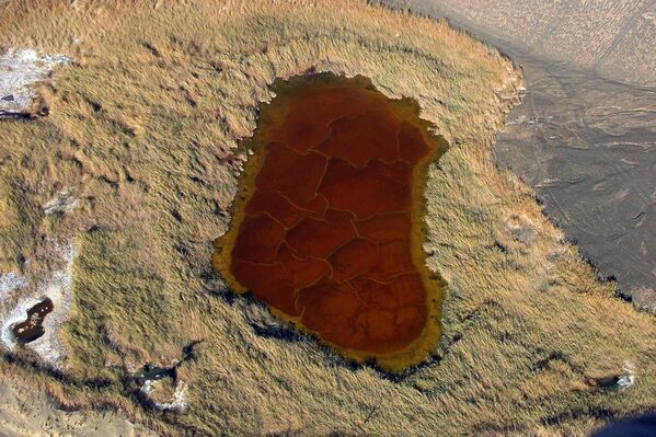 Кратер угашеног вулкана Вау ен Намус у либијској пустињи - Sputnik Србија