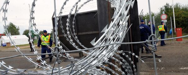 Ograda na mađarko-hrvatskoj granici Ograda na mađarko-hrvatskoj granici - Sputnik Srbija