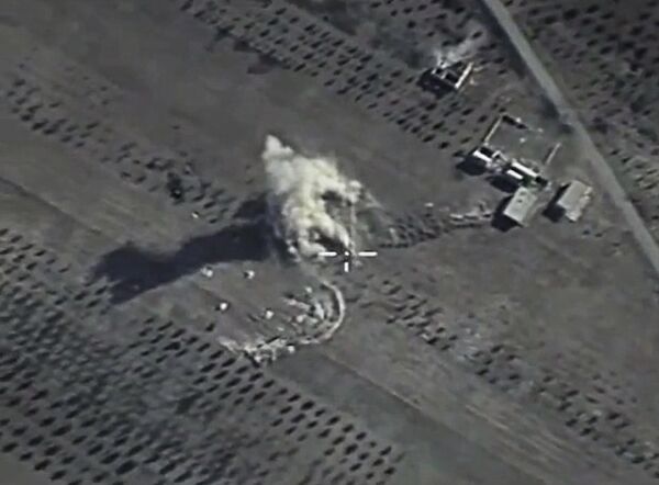 Прецизни удари руског војног ваздухопловства на ватрене положаје Исламске државе у провинцији Хама. Прецизни удари руског војног ваздухопловства на ватрене положаје Исламске државе у провинцији Хама. - Sputnik Србија