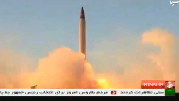 Иранска балистичка крстарећа ракета Емад високе прецизности. - Sputnik Србија