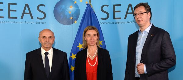 Иса Мустафа, Федерика Могерини и Александар Вучић Иса Мустафа, Федерика Могерини и Александар Вучић - Sputnik Србија