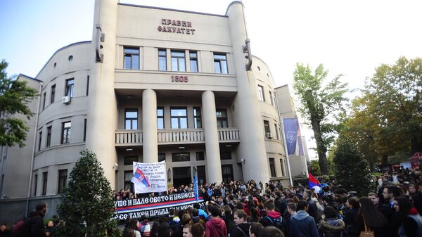 Протест студената испред Правног факултета - Sputnik Србија