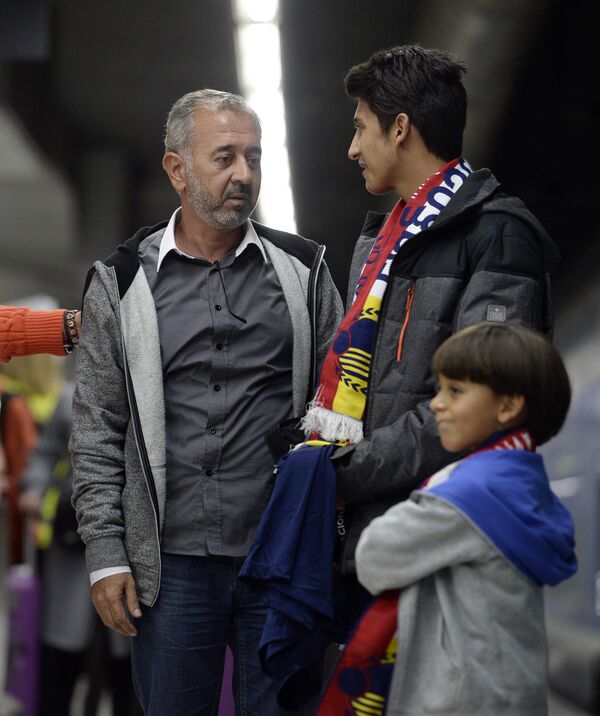 Осама Абдул Мохсен, 52-годишњи избеглица из Сирије после инцидента с камерманком запослио се у Шпанији на националној академији за фудбалске тренере. Осама Абдул Мохсен, 52-годишњи избеглица из Сирије после инцидента с камерманком запослио се у Шпанији на националној академији за фудбалске тренере. - Sputnik Србија