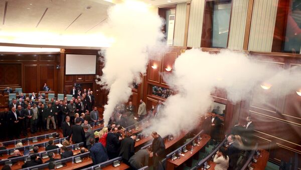 Сузавац у парламенту самопроглашеног Косова - Sputnik Србија