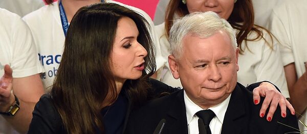 Јарослав Качињски прима честитке од ћерке Марте - Sputnik Србија