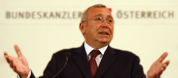 Bivši austrijski kancelar Alfred Guzenbauer Bivši austrijski kancelar Alfred Guzenbauer - Sputnik Srbija