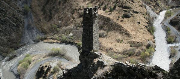 Kula na ulazu u nekropolu Coj Pede u Čečeniji - Sputnik Srbija