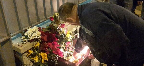 Београђани одају пошту страдалима у авионској несрећи Београђани одају пошту страдалима у авионској несрећи - Sputnik Србија