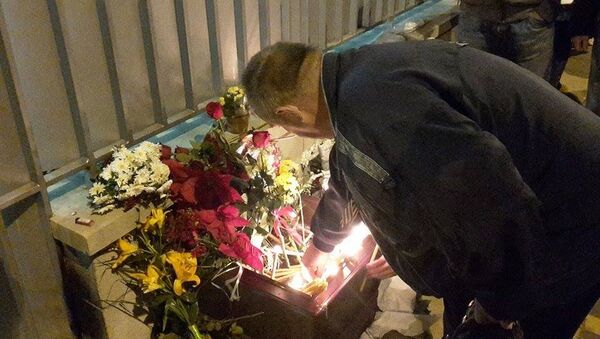 Београђани одају пошту страдалима у авионској несрећи - Sputnik Србија