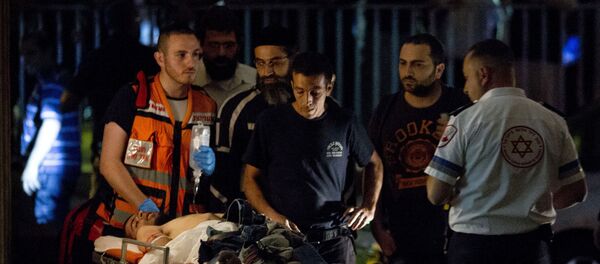 Израелски болничари спасавају Палестинца Изарелу, 2. нов. 2015. године Израелски болничари спасавају Палестинца Изарелу, 2. нов. 2015. године - Sputnik Србија