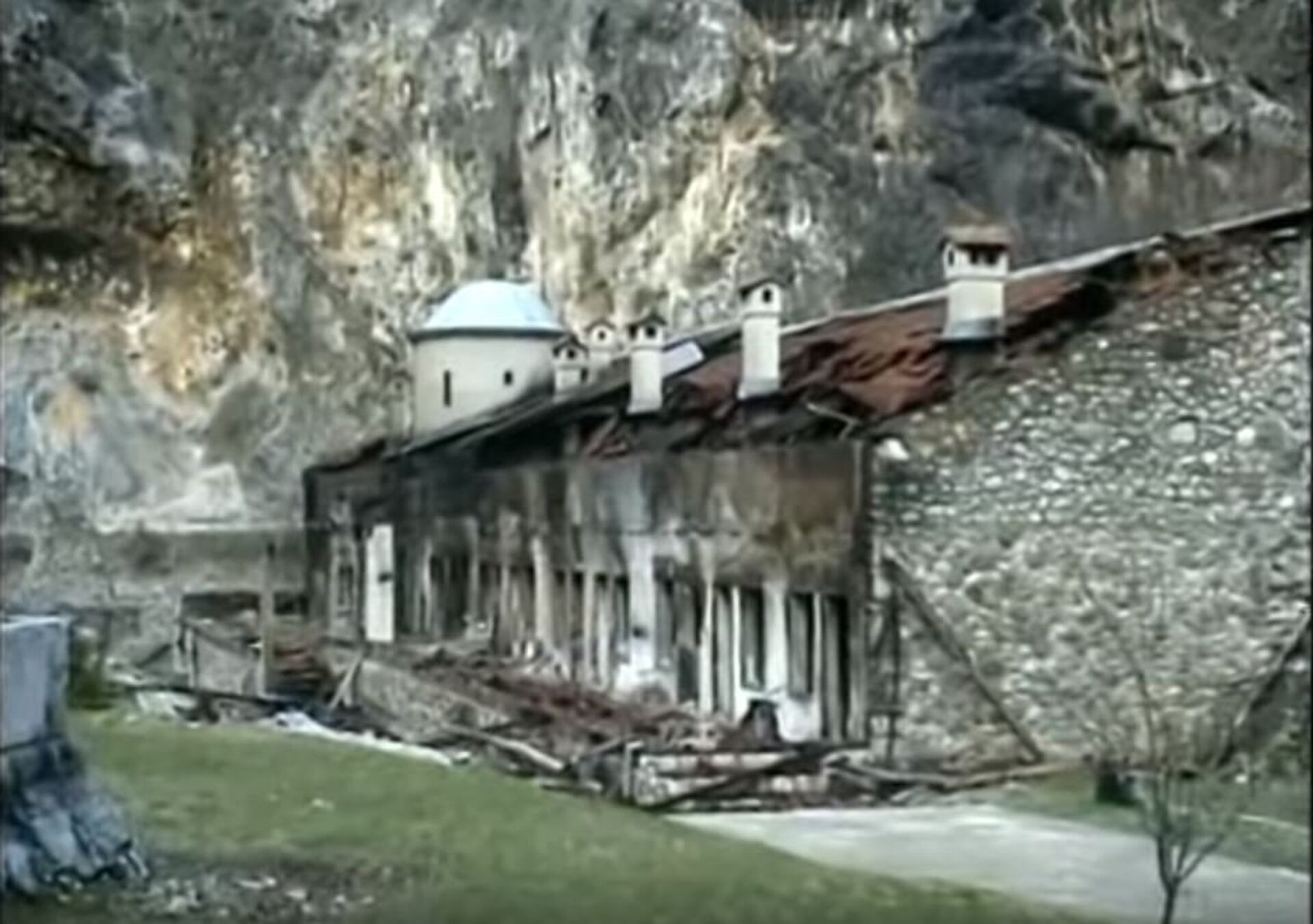 Uništeni manastiri na Kosovu 2004. - Sputnik Srbija, 1920, 04.05.2022