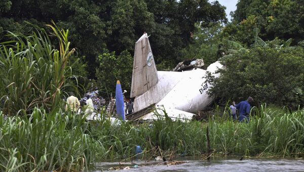 Остаци теретног авиона који се срушио након полијетања у близини Јуба аеродрому у Јужном Судану - Sputnik Србија