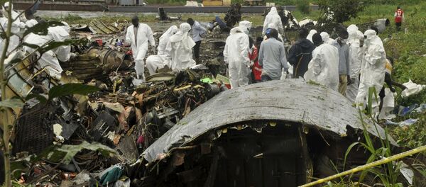 Остаци теретног авиона који се срушио након полијетања у близини Јуба аеродрому у Јужном Судану - Sputnik Србија