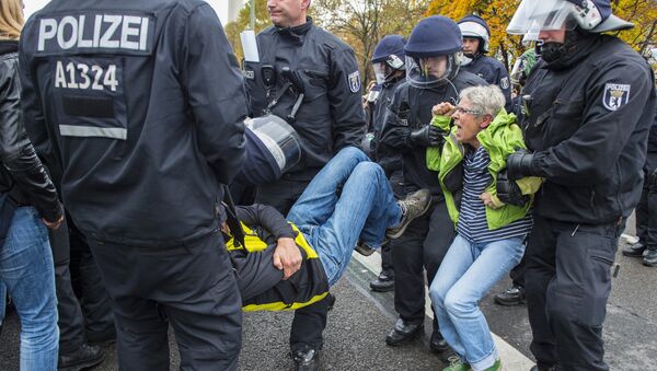 Sukob policije i demonstranata u Berlinu - Sputnik Srbija