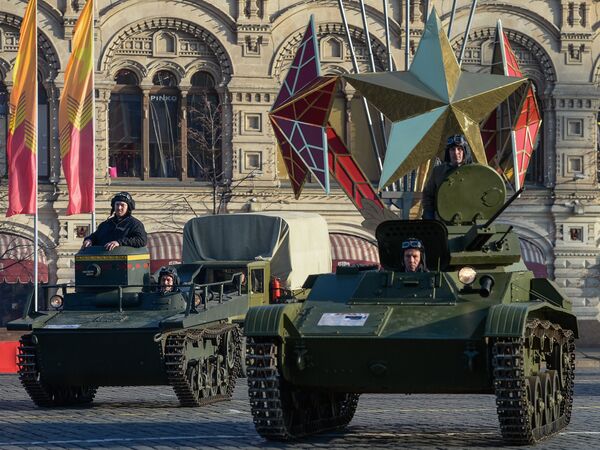 Свечани марш поводом годишњице легендарне параде 1941. године у Москви Свечани марш поводом годишњице легендарне параде 1941. године у Москви - Sputnik Србија