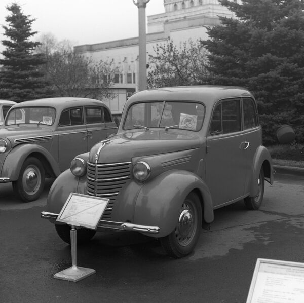 Аутомобил КИМ-10 на изложби „Аутопром — 50 година“ - Sputnik Србија