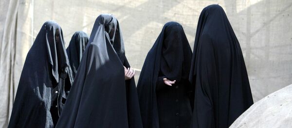Турске жене обучене у бурке - Sputnik Србија