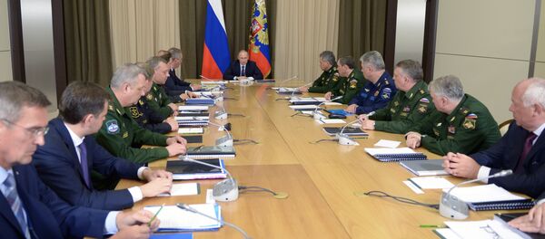 Председник Русије Владимир Путин на састанку са представницима Министарства Одбране Русије - Sputnik Србија