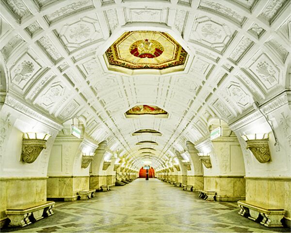 Постоји много гласина о постојању тајних линија метроа направљених за потребе владе и војске и намењених брзој и безбедној евакуацији у случају нуклеарног напада. Постоји много гласина о постојању тајних линија метроа направљених за потребе владе и војске и намењених брзој и безбедној евакуацији у случају нуклеарног напада. - Sputnik Србија