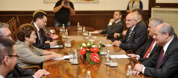 Tomislav Nikolić sa članovima ruske delegacije Tomislav Nikolić sa članovima ruske delegacije - Sputnik Srbija