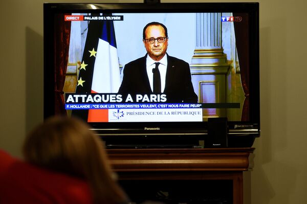 Председник Франсоа Оланд се обраћа нацији након терористичких напада у Паризу - Sputnik Србија