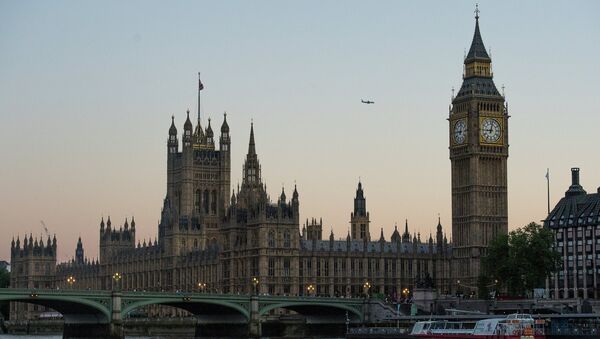 Поглед на Вестминстерску опатију и Биг Бен у Лондону - Sputnik Србија