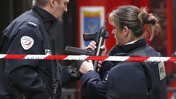 Француска полиција после терористичког напада у Паризу - Sputnik Србија