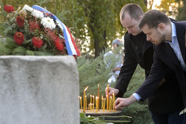 Србија одала пошту жртвама у Паризу - Sputnik Србија
