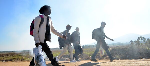 Група избеглица близу Прешева - Sputnik Србија