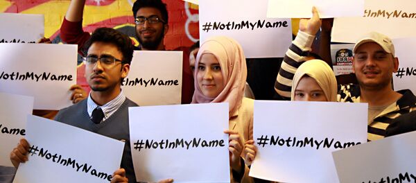 Муслимани на социјалним мрежама осуђују терор Муслимани на социјалним мрежама осуђују терор - Sputnik Србија