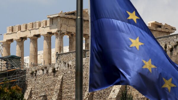 Zastava Evropske unije se vijori ispred hrama Partenona na Akropolju u Atini, Grčka - Sputnik Srbija