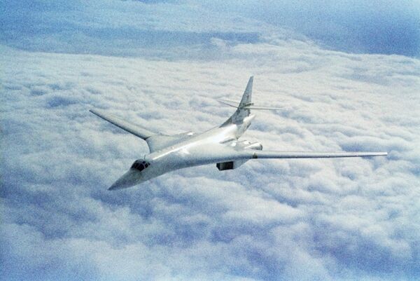 Ruski strateški bombarder Tu-160 Ruski strateški bombarder Tu-160 - Sputnik Srbija