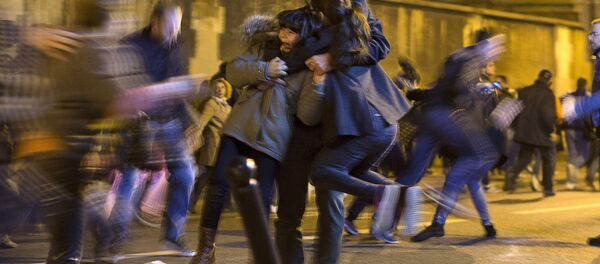 Panika nastala posle dojave o bombi, u Parizu, posle terorističkog napada 14.11.2015.godine - Sputnik Srbija