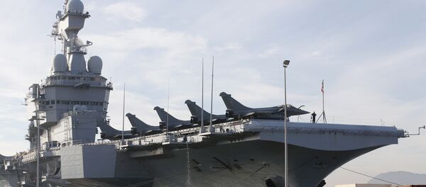 Francuski nosač aviona na nuklearni pogon aviona Šarl de Gol Francuski nosač aviona na nuklearni pogon aviona Šarl de Gol - Sputnik Srbija